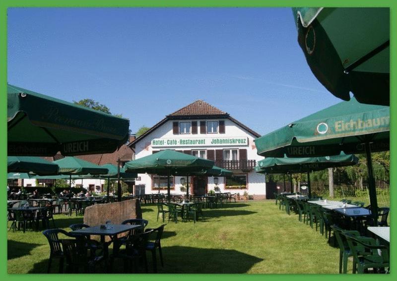 Hotel-Restaurant Johanniskreuz Trippstadt Exteriör bild