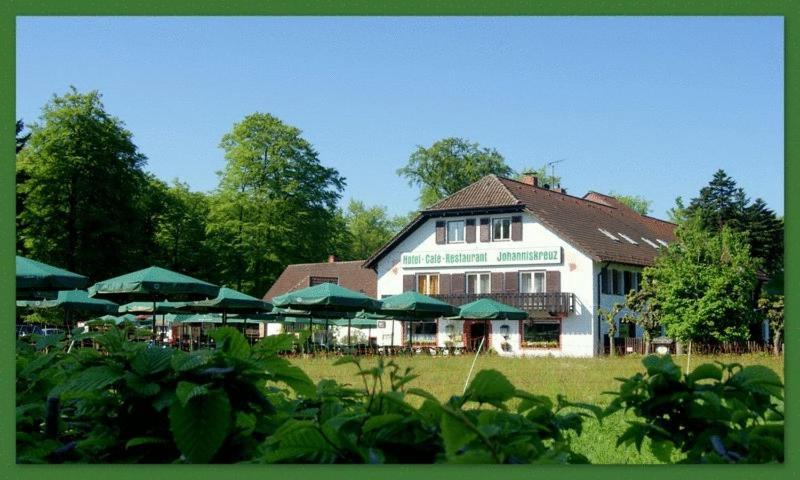 Hotel-Restaurant Johanniskreuz Trippstadt Exteriör bild