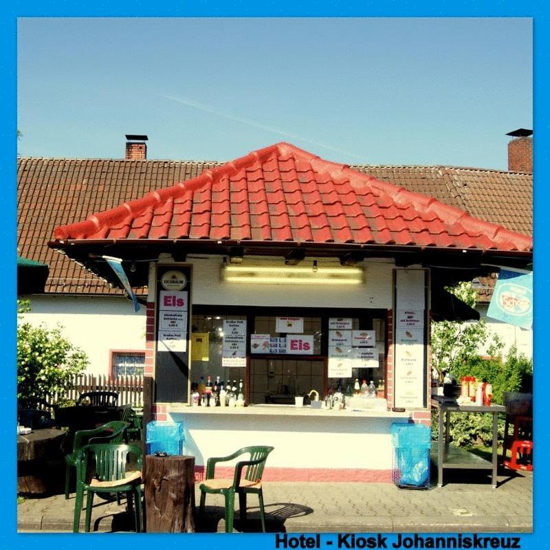 Hotel-Restaurant Johanniskreuz Trippstadt Exteriör bild