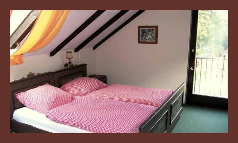 Hotel-Restaurant Johanniskreuz Trippstadt Exteriör bild