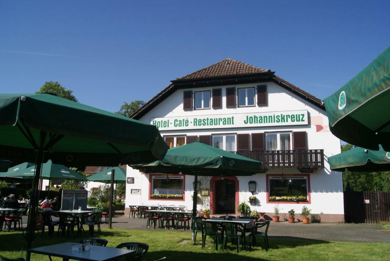 Hotel-Restaurant Johanniskreuz Trippstadt Exteriör bild