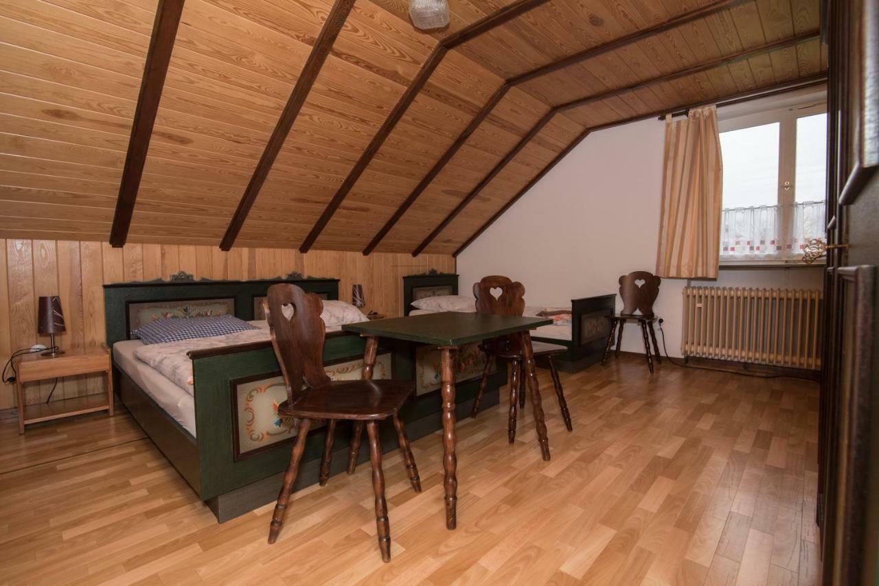 Hotel-Restaurant Johanniskreuz Trippstadt Exteriör bild