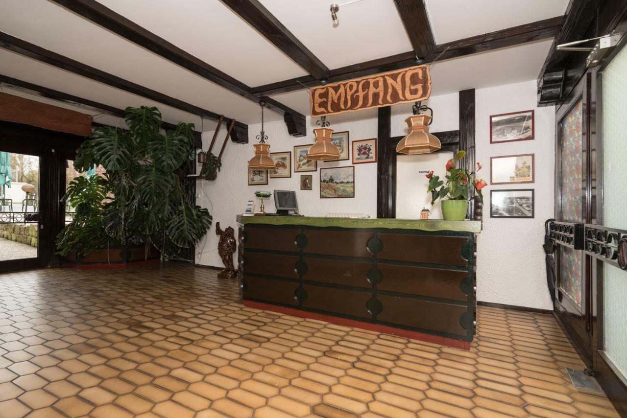 Hotel-Restaurant Johanniskreuz Trippstadt Exteriör bild