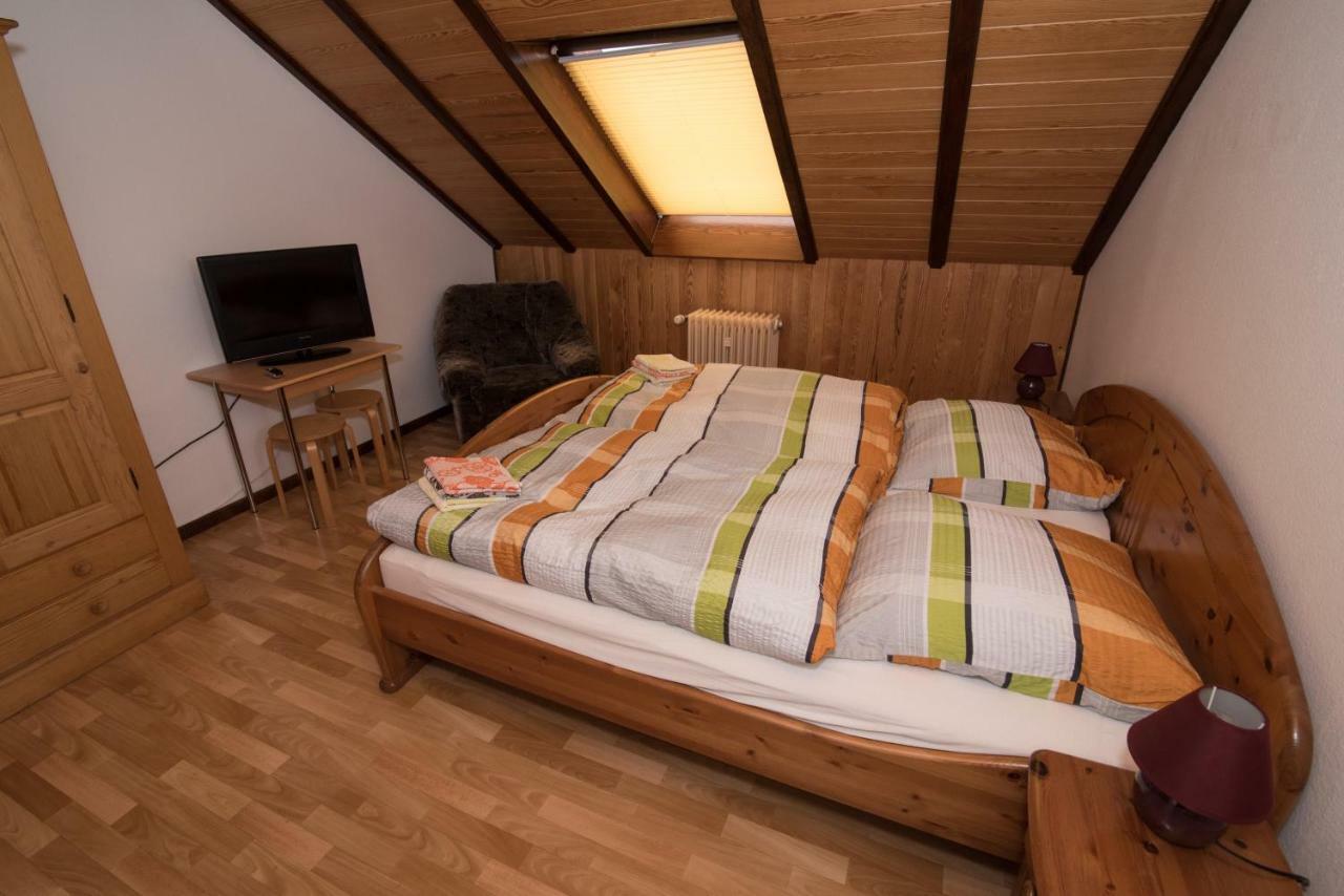 Hotel-Restaurant Johanniskreuz Trippstadt Exteriör bild