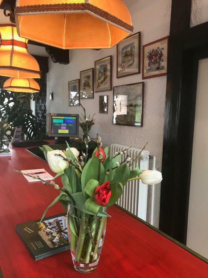 Hotel-Restaurant Johanniskreuz Trippstadt Exteriör bild