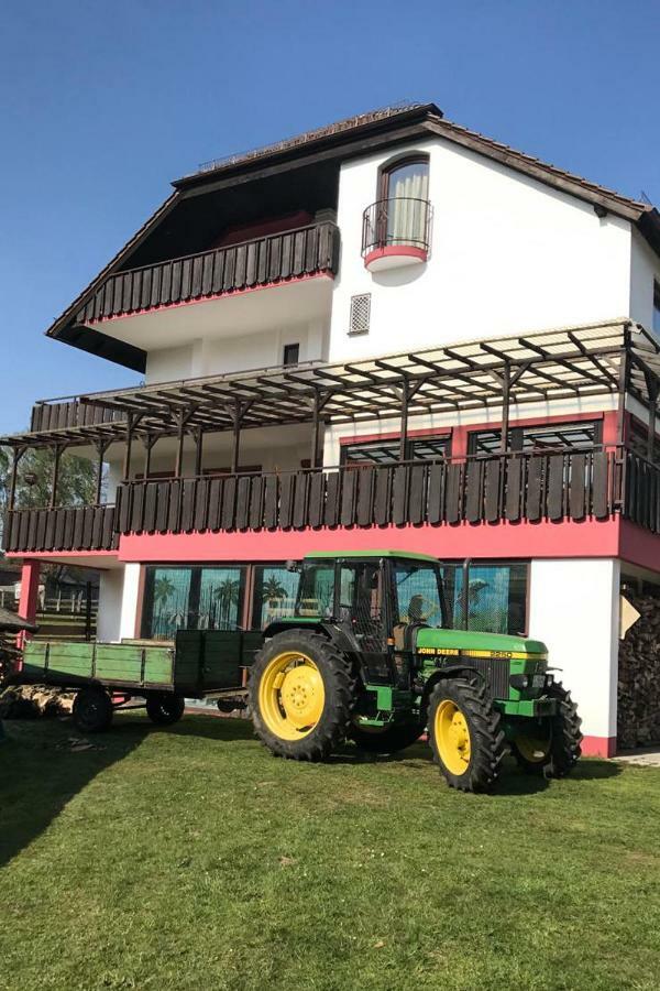 Hotel-Restaurant Johanniskreuz Trippstadt Exteriör bild