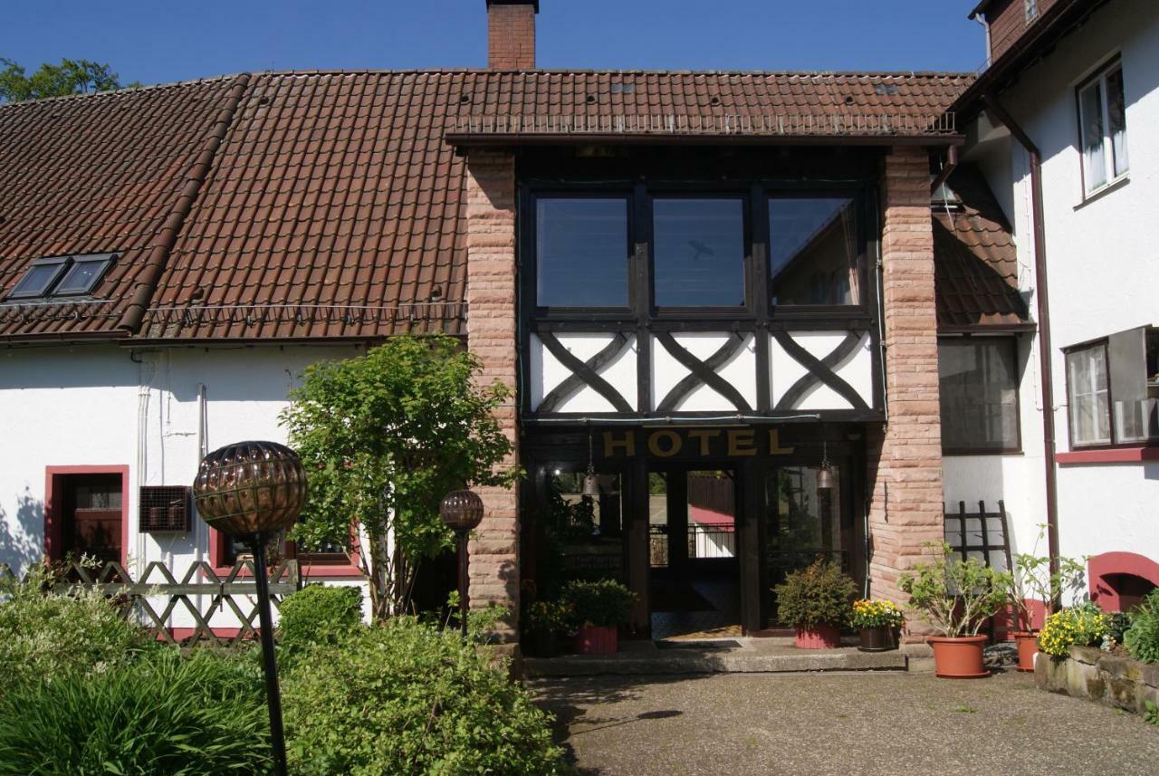 Hotel-Restaurant Johanniskreuz Trippstadt Exteriör bild