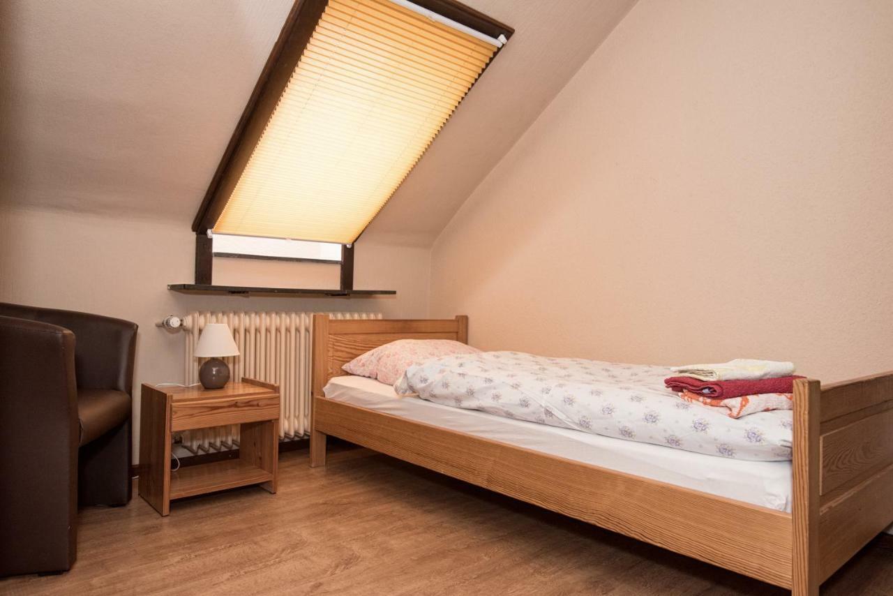 Hotel-Restaurant Johanniskreuz Trippstadt Exteriör bild